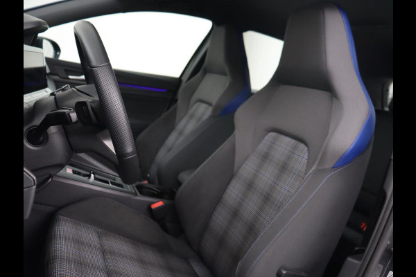 Volkswagen Golf 1.4 eHybrid GTE | Adaptive cruise | Camera | Park Assist | Carplay | Navigatie | Sfeerverlichting | LED Plus | Sportstoelen | Climate control | PHEV | Plug In