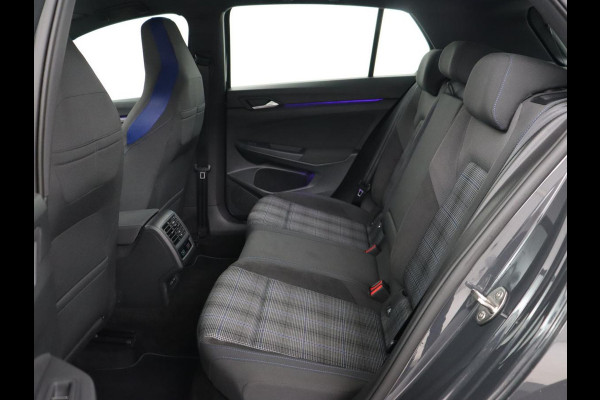 Volkswagen Golf 1.4 eHybrid GTE | Adaptive cruise | Camera | Park Assist | Carplay | Navigatie | Sfeerverlichting | LED Plus | Sportstoelen | Climate control | PHEV | Plug In