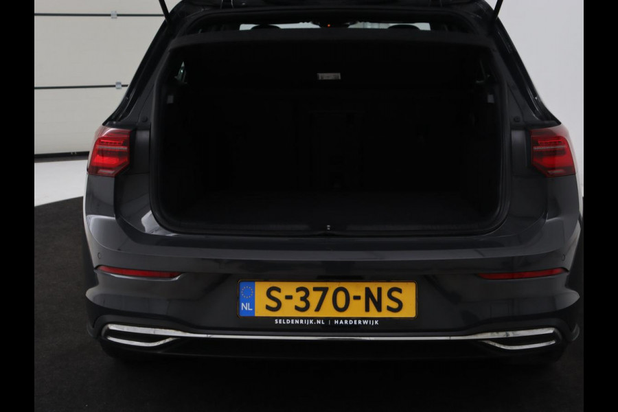 Volkswagen Golf 1.4 eHybrid GTE | Adaptive cruise | Camera | Park Assist | Carplay | Navigatie | Sfeerverlichting | LED Plus | Sportstoelen | Climate control | PHEV | Plug In