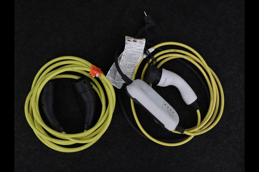 Volkswagen Golf 1.4 eHybrid GTE | Adaptive cruise | Camera | Park Assist | Carplay | Navigatie | Sfeerverlichting | LED Plus | Sportstoelen | Climate control | PHEV | Plug In