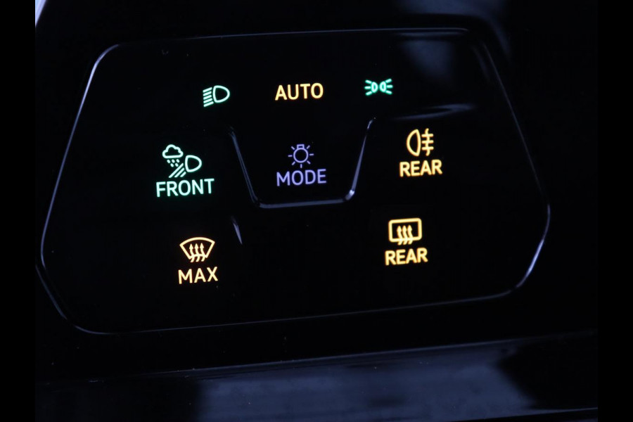 Volkswagen Golf 1.4 eHybrid GTE | Adaptive cruise | Camera | Park Assist | Carplay | Navigatie | Sfeerverlichting | LED Plus | Sportstoelen | Climate control | PHEV | Plug In