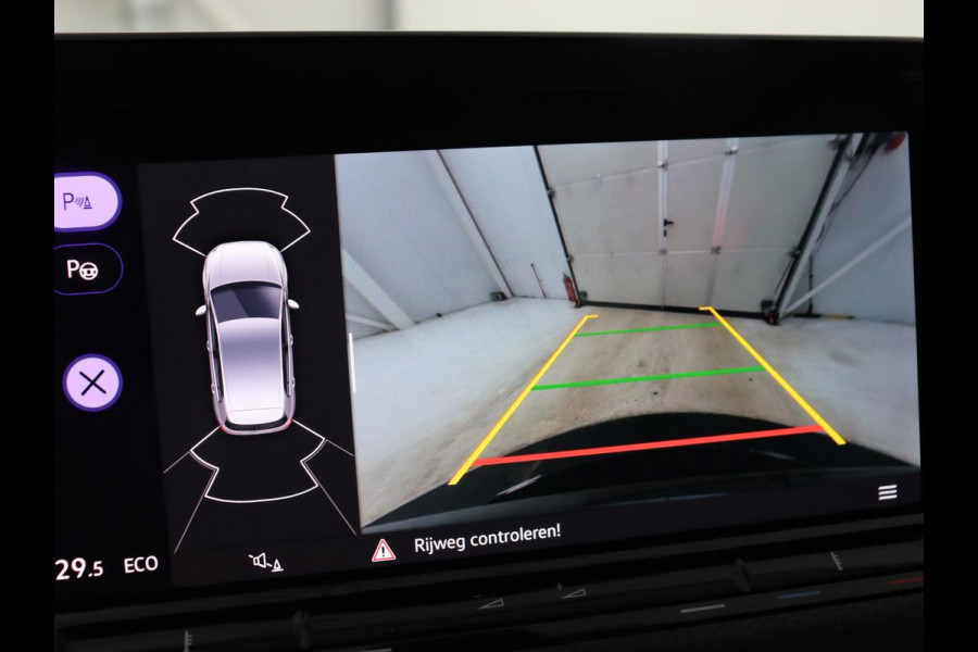 Volkswagen Golf 1.4 eHybrid GTE | Adaptive cruise | Camera | Park Assist | Carplay | Navigatie | Sfeerverlichting | LED Plus | Sportstoelen | Climate control | PHEV | Plug In