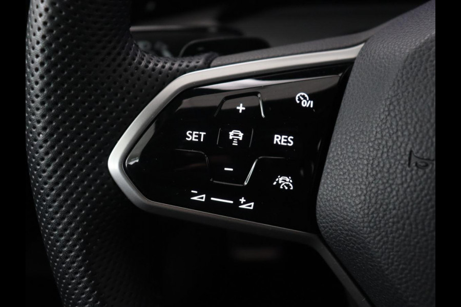 Volkswagen Golf 1.4 eHybrid GTE | Adaptive cruise | Camera | Park Assist | Carplay | Navigatie | Sfeerverlichting | LED Plus | Sportstoelen | Climate control | PHEV | Plug In