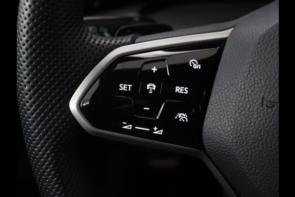Volkswagen Golf 1.4 eHybrid GTE | Adaptive cruise | Camera | Park Assist | Carplay | Navigatie | Sfeerverlichting | LED Plus | Sportstoelen | Climate control | PHEV | Plug In