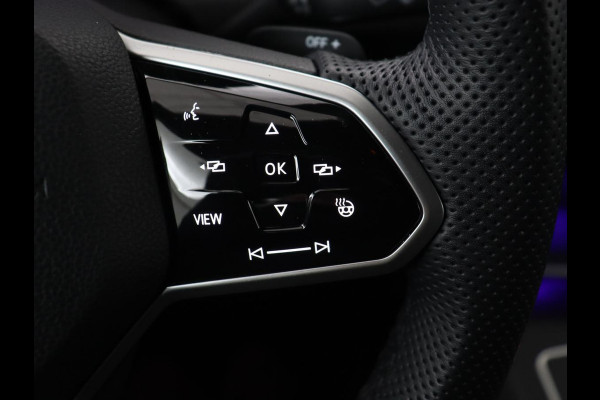 Volkswagen Golf 1.4 eHybrid GTE | Adaptive cruise | Camera | Park Assist | Carplay | Navigatie | Sfeerverlichting | LED Plus | Sportstoelen | Climate control | PHEV | Plug In
