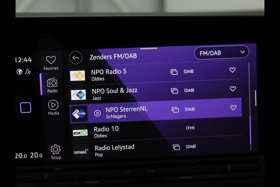 Volkswagen Golf 1.4 eHybrid GTE | Adaptive cruise | Camera | Park Assist | Carplay | Navigatie | Sfeerverlichting | LED Plus | Sportstoelen | Climate control | PHEV | Plug In