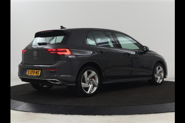 Volkswagen Golf 1.4 eHybrid GTE | Adaptive cruise | Camera | Park Assist | Carplay | Navigatie | Sfeerverlichting | LED Plus | Sportstoelen | Climate control | PHEV | Plug In