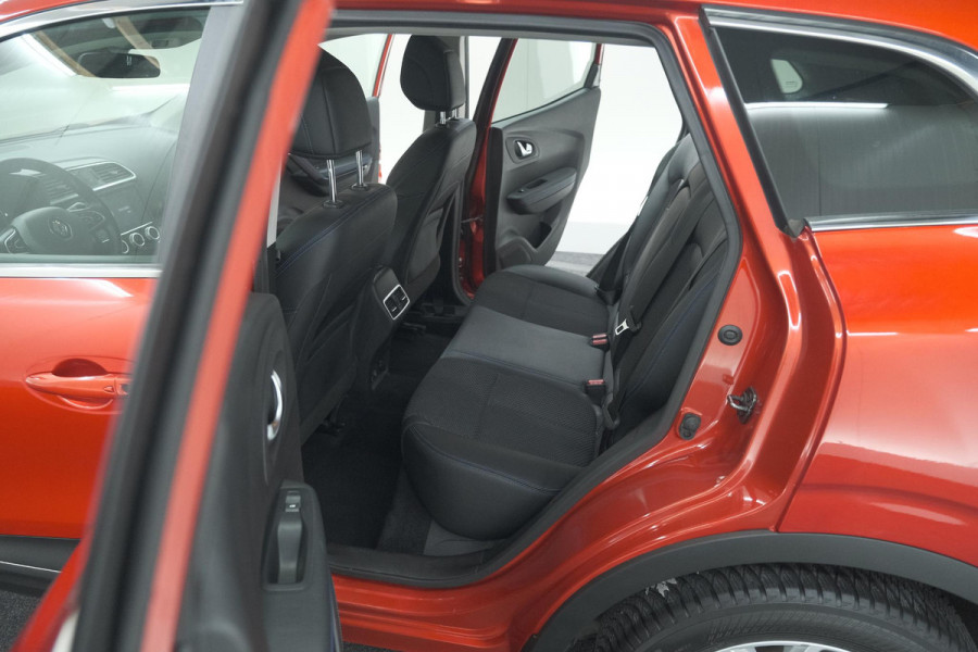 Renault Kadjar 1.3 TCe 140 EDC Limited | Trekhaak | Allseason banden | Stoelverwarming | Apple Carplay