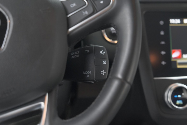 Renault Kadjar 1.3 TCe 140 EDC Limited | Trekhaak | Allseason banden | Stoelverwarming | Apple Carplay