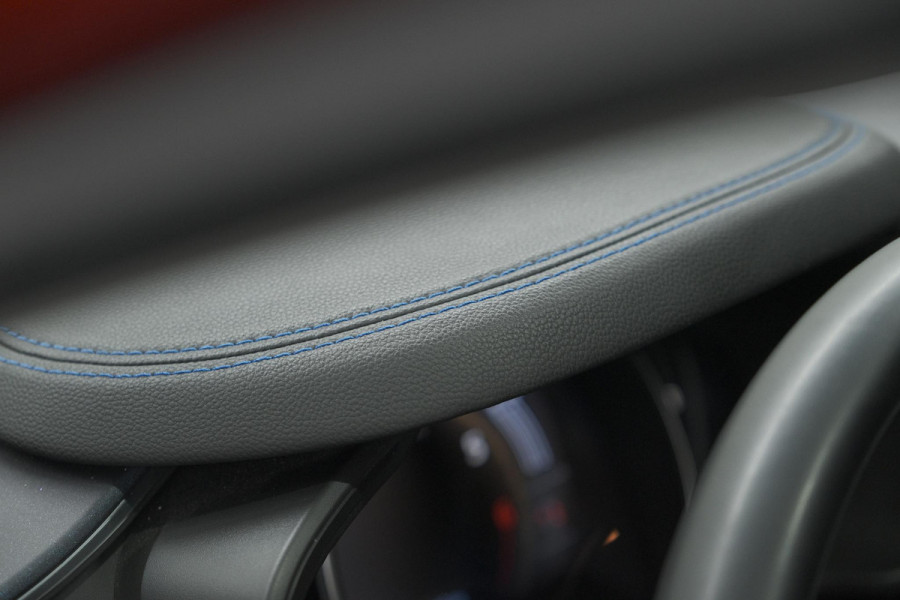 Renault Kadjar 1.3 TCe 140 EDC Limited | Trekhaak | Allseason banden | Stoelverwarming | Apple Carplay