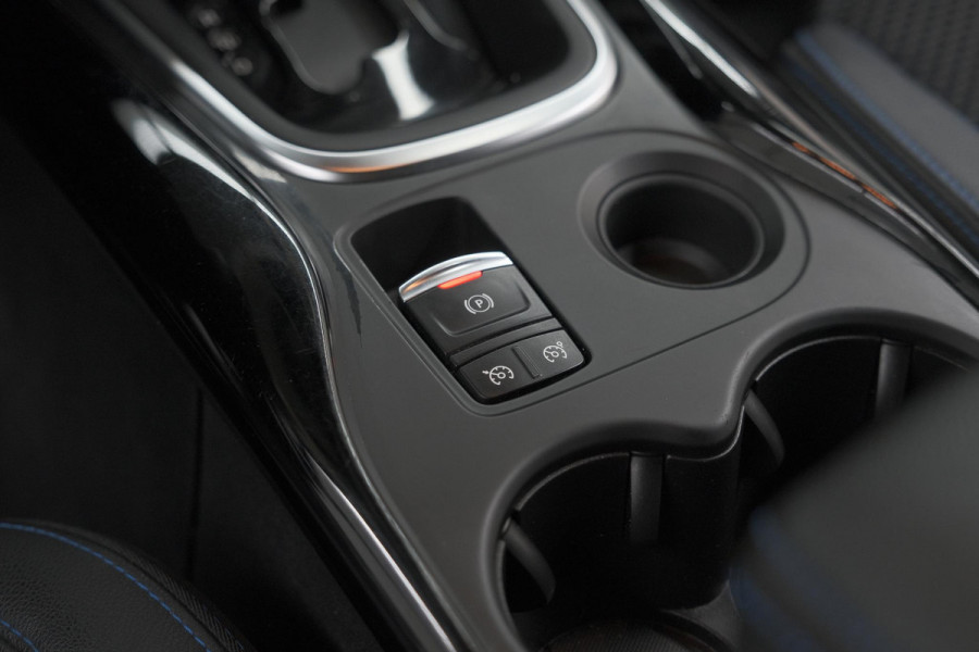 Renault Kadjar 1.3 TCe 140 EDC Limited | Trekhaak | Allseason banden | Stoelverwarming | Apple Carplay