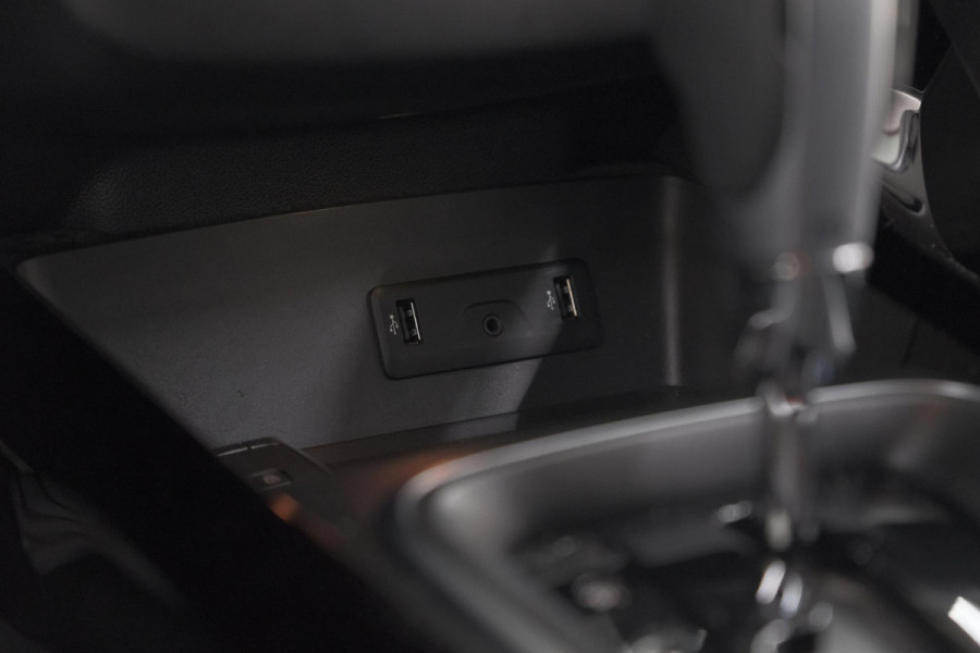 Renault Kadjar 1.3 TCe 140 EDC Limited | Trekhaak | Allseason banden | Stoelverwarming | Apple Carplay