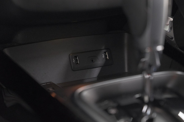 Renault Kadjar 1.3 TCe 140 EDC Limited | Trekhaak | Allseason banden | Stoelverwarming | Apple Carplay