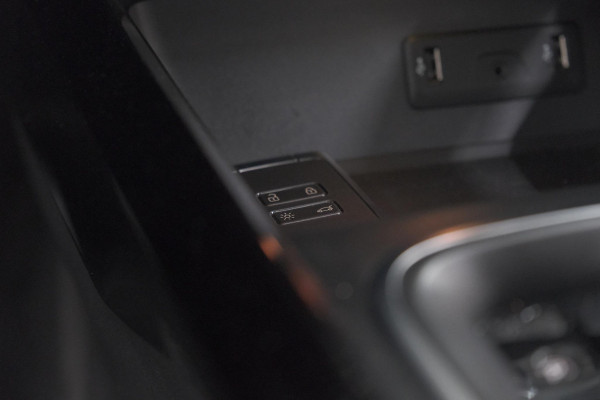 Renault Kadjar 1.3 TCe 140 EDC Limited | Trekhaak | Allseason banden | Stoelverwarming | Apple Carplay