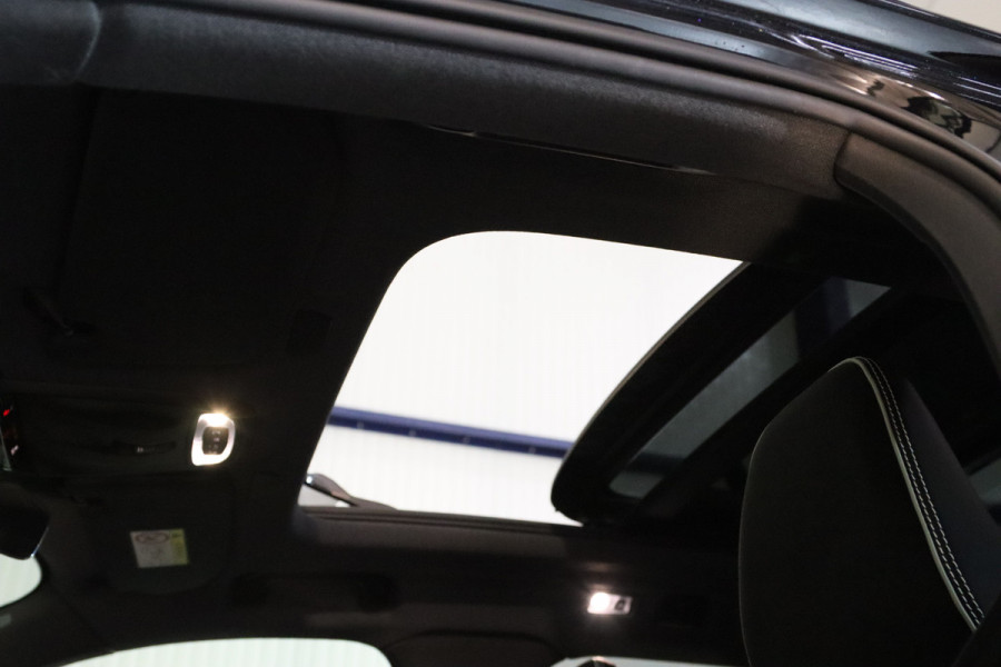 Volvo XC40 1.5 T5 Recharge 262 PK R-Design PHEV, Panoramadak, Leder-Alcantara, Harman/Kardon, Winterpakket