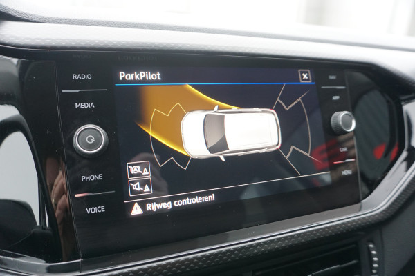 Volkswagen T-Cross 1.0 TSI Life | CLIMATE | TREKHAAK | CARPLAY/ NAVI | ACC |