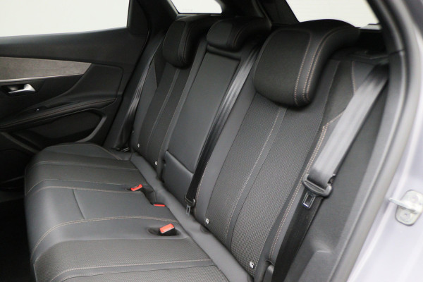 Peugeot 3008 1.6 HYbrid 225 GT Panoramadak, ACC, Camera, Apple Carplay, Sfeerverlichting, LED, DAB, 18''