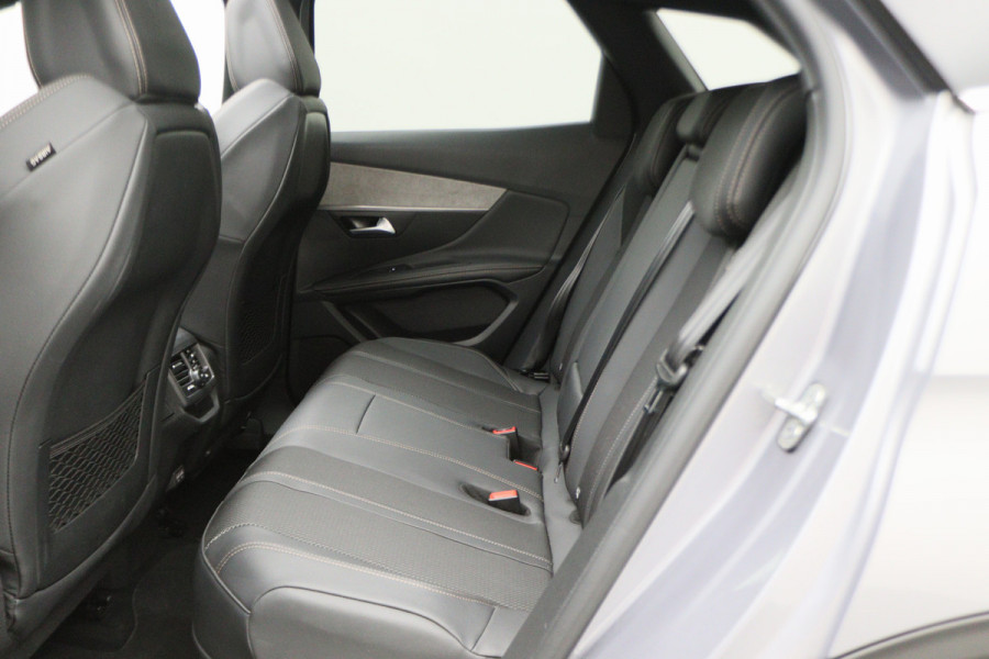 Peugeot 3008 1.6 HYbrid 225 GT Panoramadak, ACC, Camera, Apple Carplay, Sfeerverlichting, LED, DAB, 18''