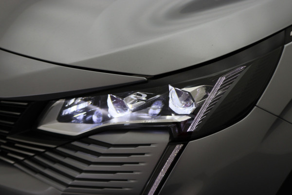 Peugeot 3008 1.6 HYbrid 225 GT Panoramadak, ACC, Camera, Apple Carplay, Sfeerverlichting, LED, DAB, 18''