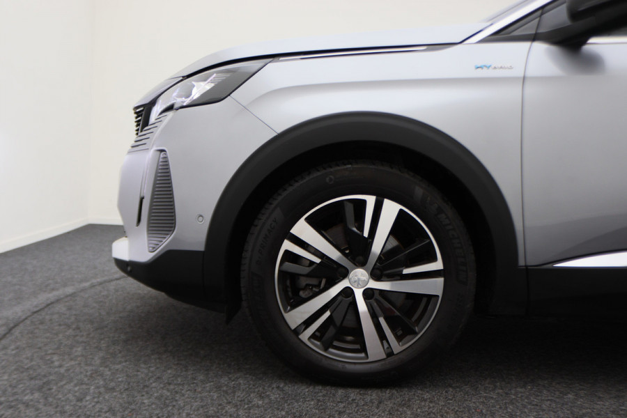 Peugeot 3008 1.6 HYbrid 225 GT Panoramadak, ACC, Camera, Apple Carplay, Sfeerverlichting, LED, DAB, 18''