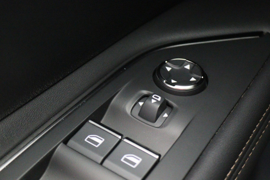 Peugeot 3008 1.6 HYbrid 225 GT Panoramadak, ACC, Camera, Apple Carplay, Sfeerverlichting, LED, DAB, 18''