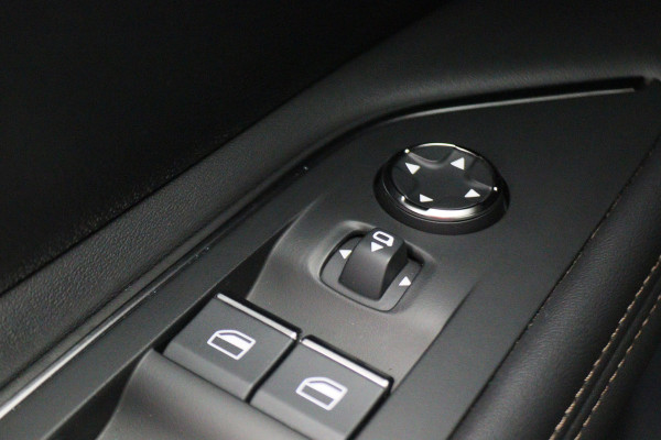 Peugeot 3008 1.6 HYbrid 225 GT Panoramadak, ACC, Camera, Apple Carplay, Sfeerverlichting, LED, DAB, 18''