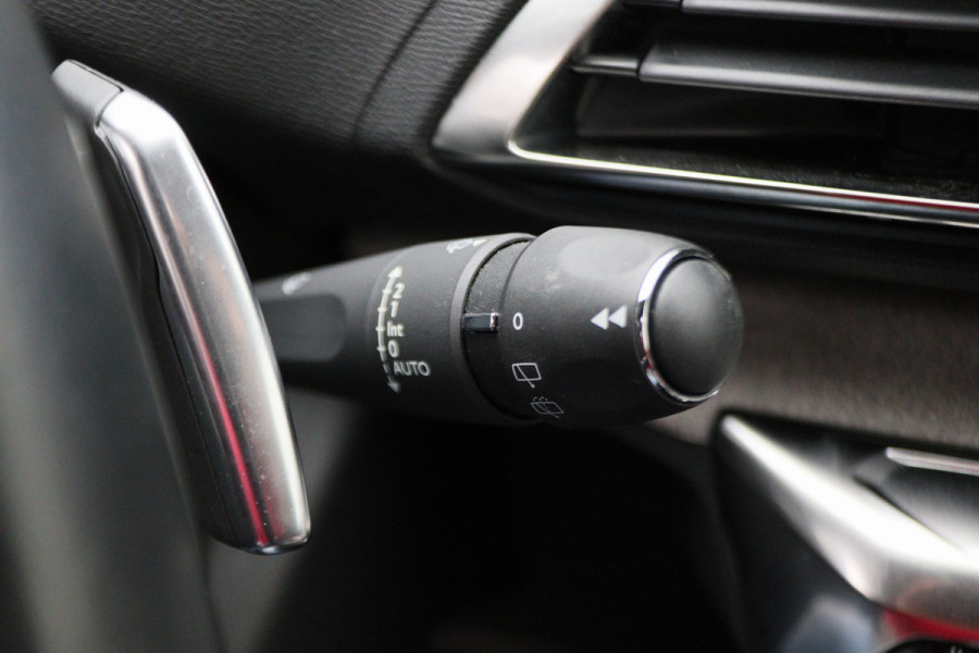 Peugeot 3008 1.6 HYbrid 225 GT Panoramadak, ACC, Camera, Apple Carplay, Sfeerverlichting, LED, DAB, 18''