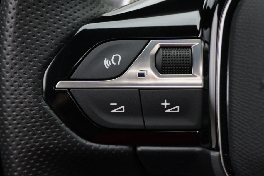 Peugeot 3008 1.6 HYbrid 225 GT Panoramadak, ACC, Camera, Apple Carplay, Sfeerverlichting, LED, DAB, 18''