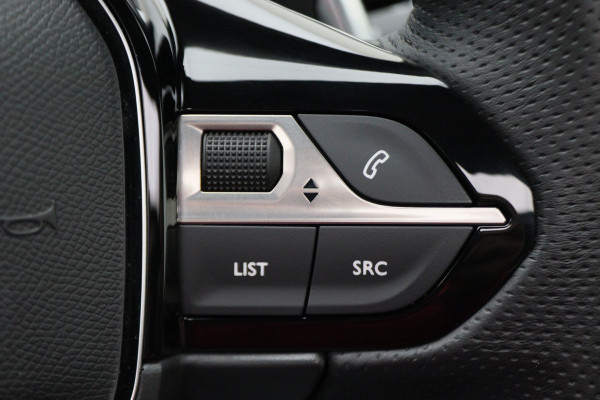 Peugeot 3008 1.6 HYbrid 225 GT Panoramadak, ACC, Camera, Apple Carplay, Sfeerverlichting, LED, DAB, 18''