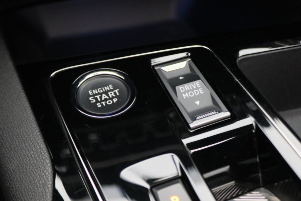 Peugeot 3008 1.6 HYbrid 225 GT Panoramadak, ACC, Camera, Apple Carplay, Sfeerverlichting, LED, DAB, 18''