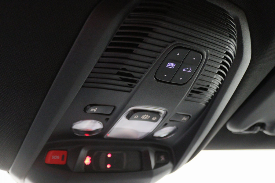 Peugeot 3008 1.6 HYbrid 225 GT Panoramadak, ACC, Camera, Apple Carplay, Sfeerverlichting, LED, DAB, 18''