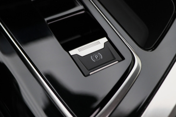 Peugeot 3008 1.6 HYbrid 225 GT Panoramadak, ACC, Camera, Apple Carplay, Sfeerverlichting, LED, DAB, 18''