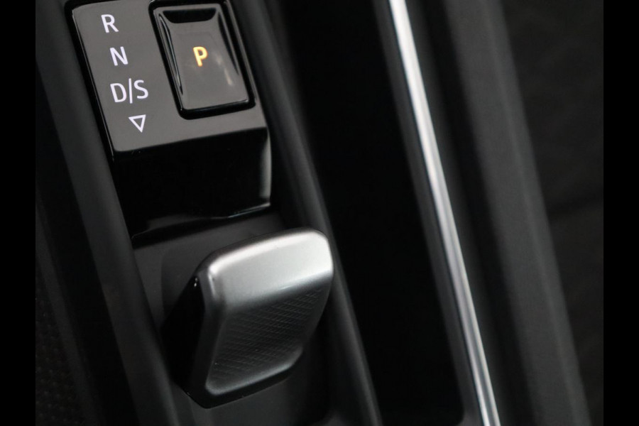 Seat Leon 1.5 eTSI FR Intense | Stoelverwarming | Adaptive cruise | Camera | Carplay | Navigatie | Full LED | Keyless | Stuurverwarming | Climate control