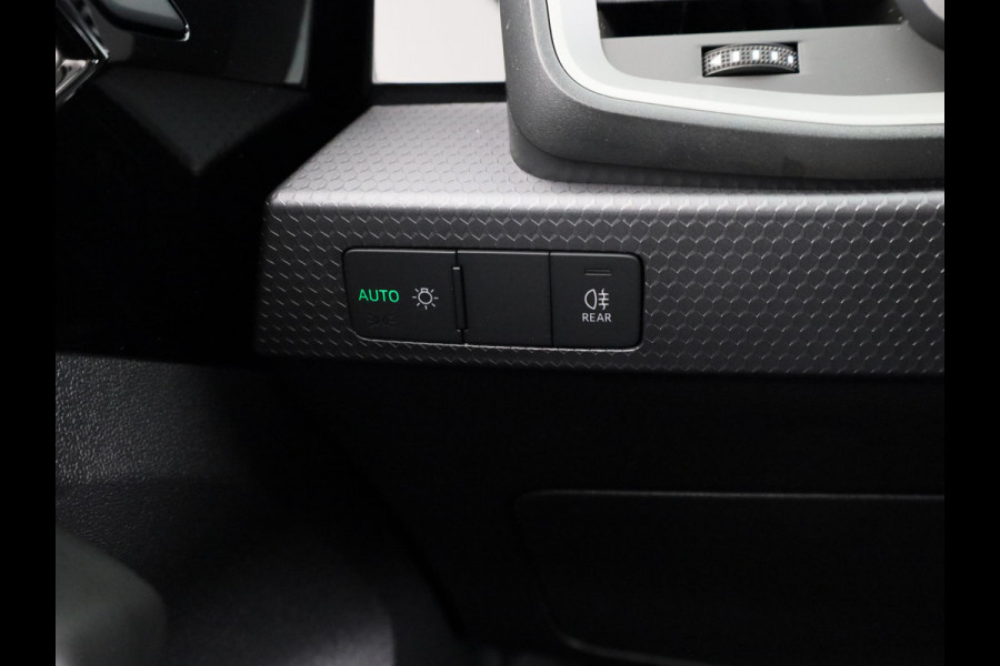 Audi A1 Sportback Advanced edition 25 TFSI 95 pk | Parkeerhulp plus | Automatische airco | Apple carplay | Dak in contrast kleur |