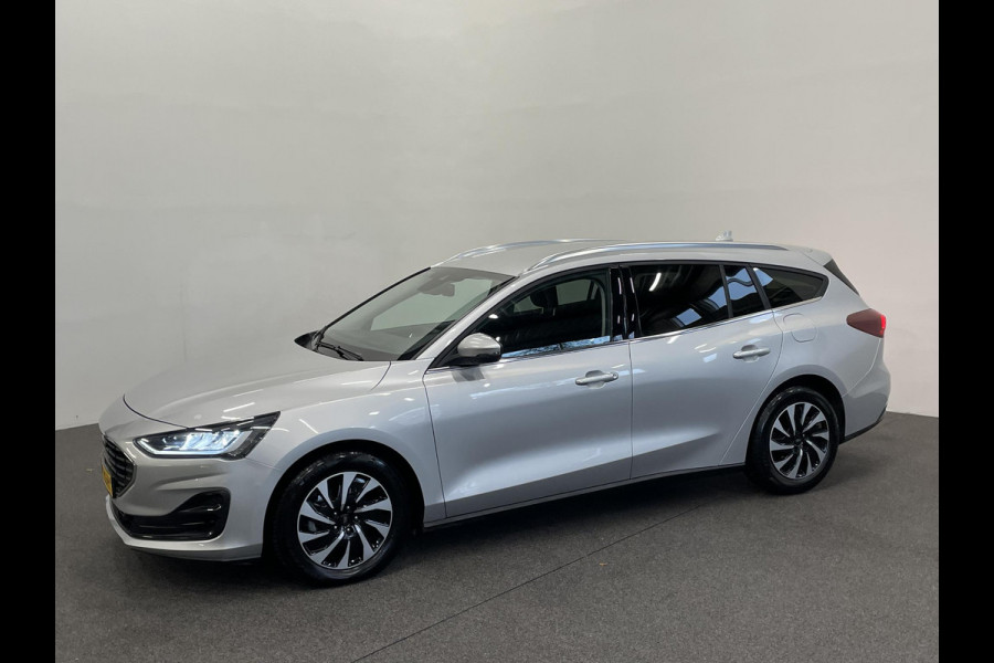 Ford FOCUS Wagon 1.0 EcoBoost Hybrid Titanium Rijklaar incl 12 mnd BOVAG garantie! Airco ECC Navi Carplay PDC VA+ Camera Full LED DAB+ Lichtmetalen velgen