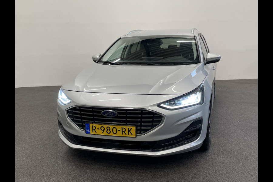 Ford FOCUS Wagon 1.0 EcoBoost Hybrid Titanium Rijklaar incl 12 mnd BOVAG garantie! Airco ECC Navi Carplay PDC VA+ Camera Full LED DAB+ Lichtmetalen velgen