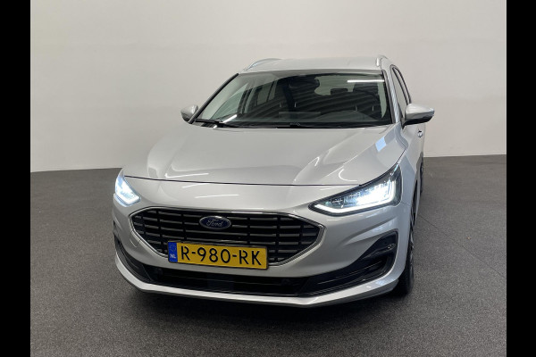 Ford FOCUS Wagon 1.0 EcoBoost Hybrid Titanium Rijklaar incl 12 mnd BOVAG garantie! Airco ECC Navi Carplay PDC VA+ Camera Full LED DAB+ Lichtmetalen velgen