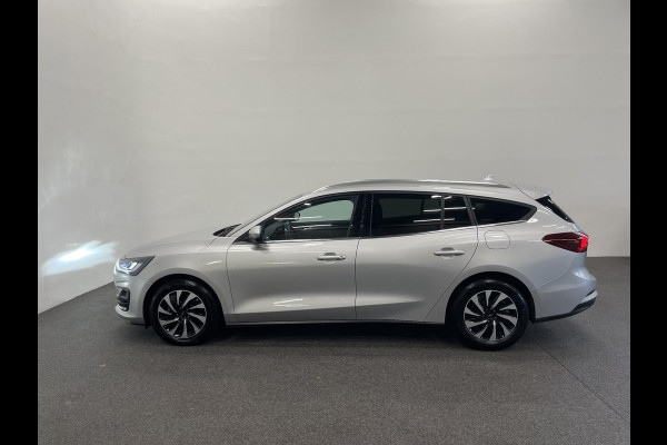 Ford FOCUS Wagon 1.0 EcoBoost Hybrid Titanium Rijklaar incl 12 mnd BOVAG garantie! Airco ECC Navi Carplay PDC VA+ Camera Full LED DAB+ Lichtmetalen velgen