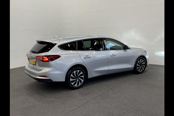 Ford FOCUS Wagon 1.0 EcoBoost Hybrid Titanium Rijklaar incl 12 mnd BOVAG garantie! Airco ECC Navi Carplay PDC VA+ Camera Full LED DAB+ Lichtmetalen velgen