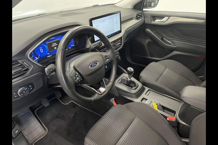 Ford FOCUS Wagon 1.0 EcoBoost Hybrid Titanium Rijklaar incl 12 mnd BOVAG garantie! Airco ECC Navi Carplay PDC VA+ Camera Full LED DAB+ Lichtmetalen velgen