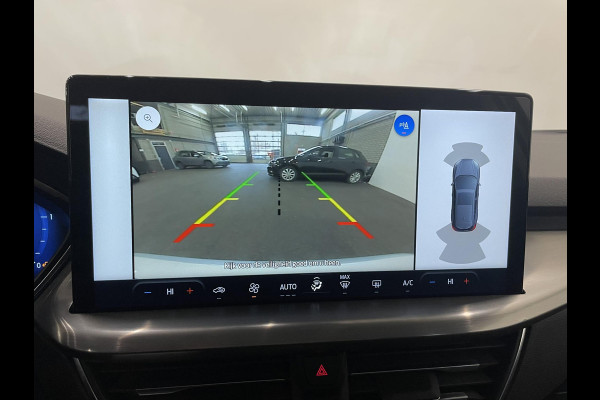 Ford FOCUS Wagon 1.0 EcoBoost Hybrid Titanium Rijklaar incl 12 mnd BOVAG garantie! Airco ECC Navi Carplay PDC VA+ Camera Full LED DAB+ Lichtmetalen velgen