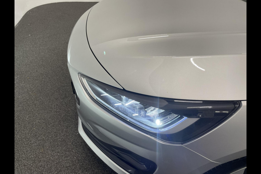 Ford FOCUS Wagon 1.0 EcoBoost Hybrid Titanium Rijklaar incl 12 mnd BOVAG garantie! Airco ECC Navi Carplay PDC VA+ Camera Full LED DAB+ Lichtmetalen velgen