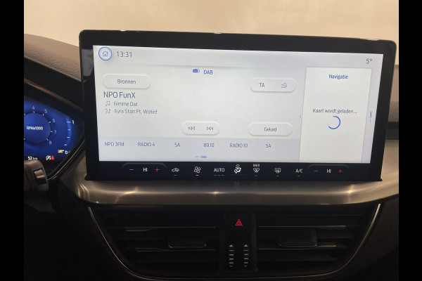 Ford FOCUS Wagon 1.0 EcoBoost Hybrid Titanium Rijklaar incl 12 mnd BOVAG garantie! Airco ECC Navi Carplay PDC VA+ Camera Full LED DAB+ Lichtmetalen velgen