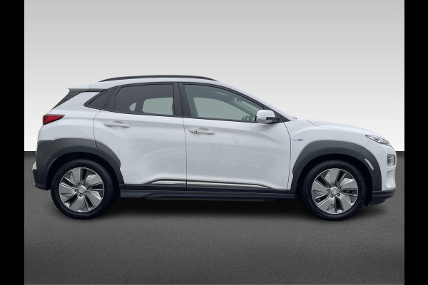 Hyundai Kona EV Premium 64 kWh 3-fase | Navigatie