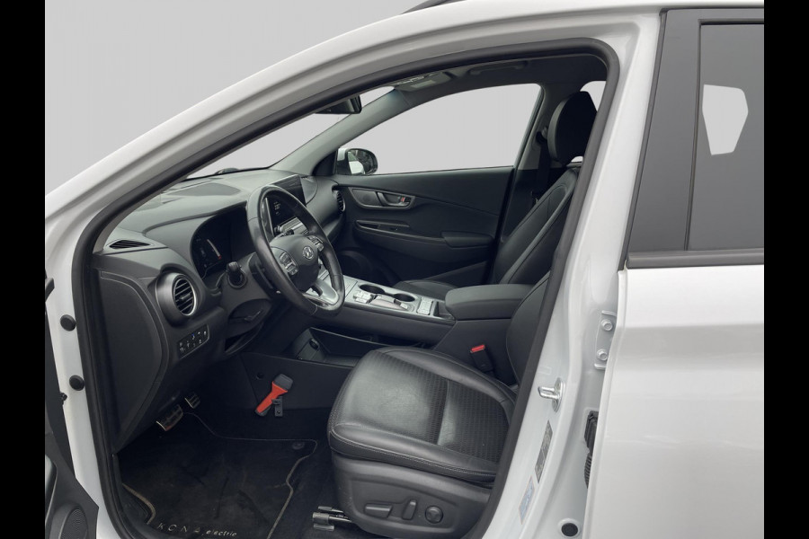 Hyundai Kona EV Premium 64 kWh 3-fase | Navigatie