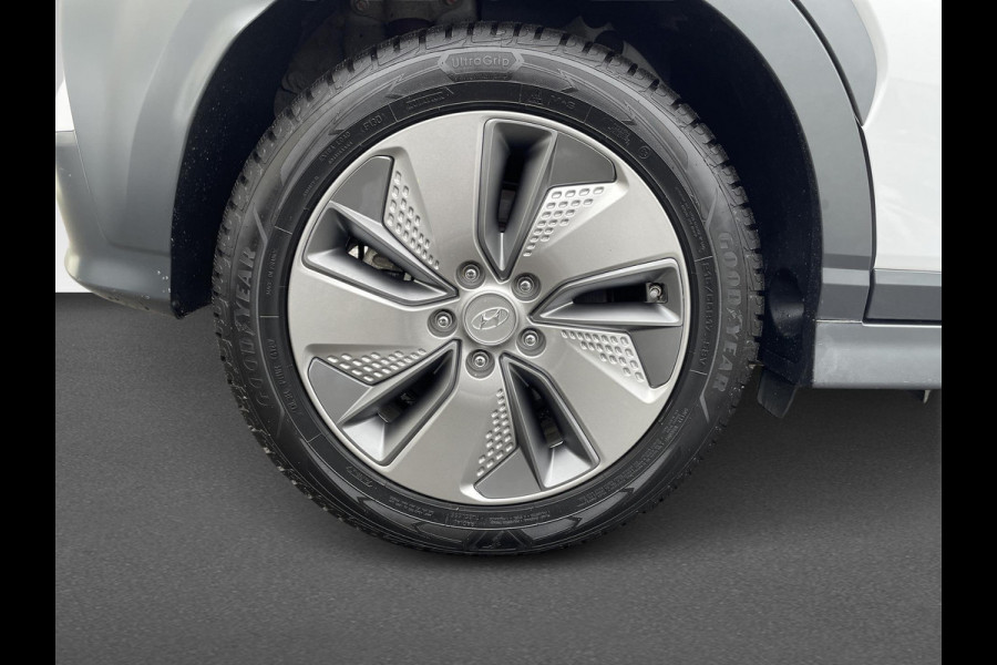 Hyundai Kona EV Premium 64 kWh 3-fase | Navigatie