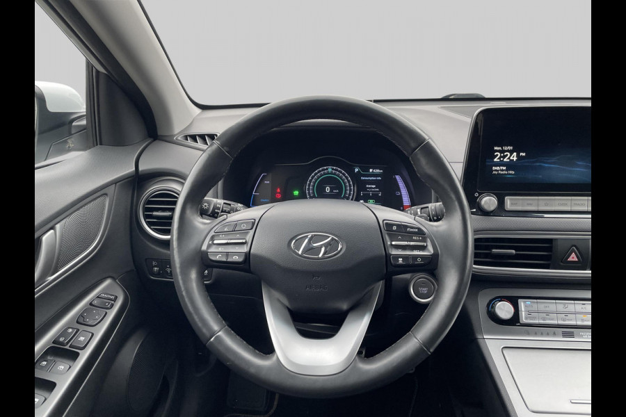 Hyundai Kona EV Premium 64 kWh 3-fase | Navigatie