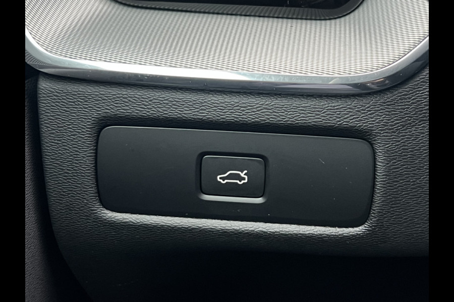 Volvo XC60 B4 Plus Dark | Trekhaak | Navi | Camera | Memory