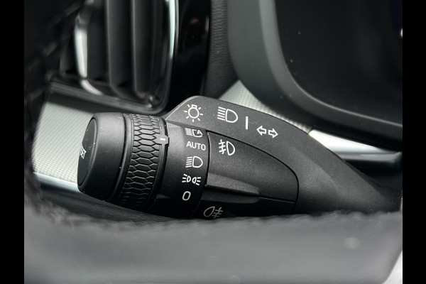 Volvo XC60 B4 Plus Dark | Trekhaak | Navi | Camera | Memory