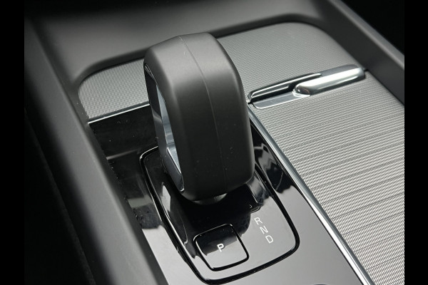 Volvo XC60 B4 Plus Dark | Trekhaak | Navi | Camera | Memory